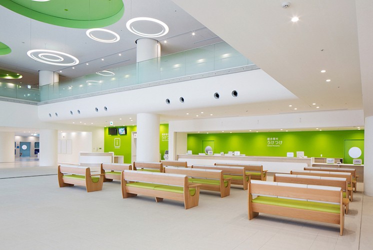 于細(xì)微處見(jiàn)關(guān)懷——醫(yī)院標(biāo)識(shí)導(dǎo)視系統(tǒng)的人性化設(shè)計(jì)