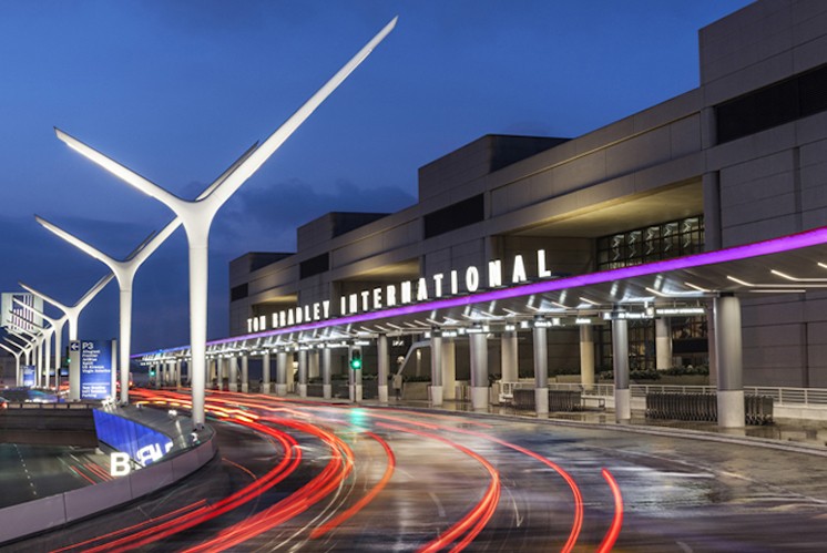 機(jī)場(chǎng)標(biāo)識(shí)設(shè)計(jì)如何有效提升旅客出行感受？